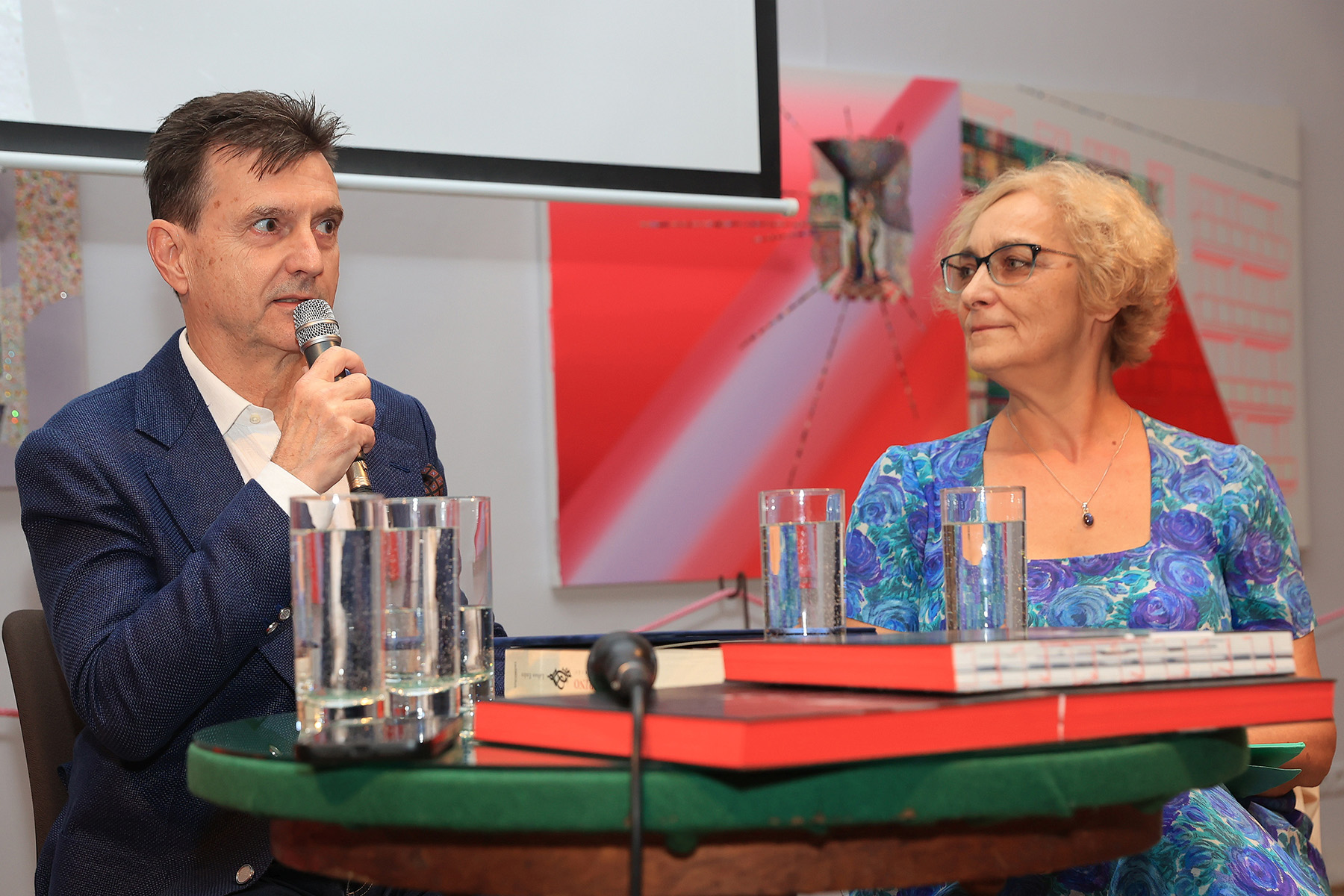 Nagy T. Katalin: Szobrok indulatból. Rabóczky Judit Rita című album könyvbemutatója és kiadónk születésnapi rendezvénye Nagy T. Katalin: Szobrok indulatból. Rabóczky Judit Rita című album könyvbemutatója és kiadónk születésnapi rendezvénye (2)